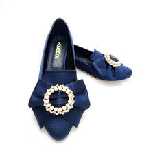 Cargar imagen en el visor de la galería, Balerinas para mujer con un hermoso lazo en el centro y una hebilla.