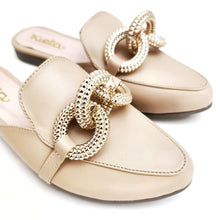 Cargar imagen en el visor de la galería, Mules de mujer fabricadas en color beige en textura lisa