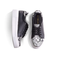 Cargar imagen en el visor de la galería, Zapatillas urbanas de mujer en color negro y grabado en plomo y blanco